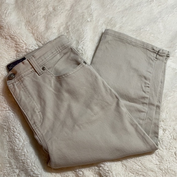 Gloria Vanderbilt Amanda Capri - Picture 2 of 12